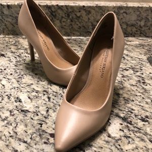 Tan Christian Siriano pumps- size 7